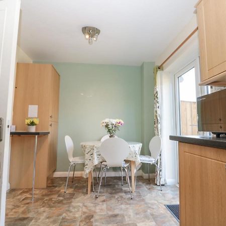 Вилла Sutton Court Тирск Экстерьер фото